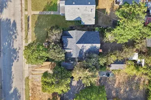 1228 W Gambrell St, Fort Worth, TX 76115 - Photo 3