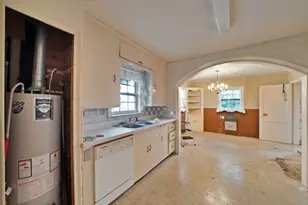 1228 W Gambrell St, Fort Worth, TX 76115 - Photo 13