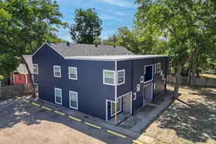 805 W Chambers St, Cleburne, TX 76033 - Photo 1