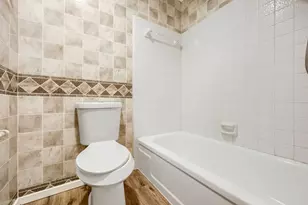 22 E Townhouse Ln, Grand Prairie, TX 75052 - Photo 13
