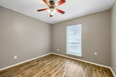 22 E Townhouse Lane #31, Grand Prairie, TX 75052 - Photo 11