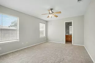 104 Camden Ct, Irving, TX 75061 - Photo 9