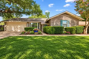 1228 Farnham Ct E, Irving, TX 75062 - Photo 1