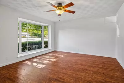 1228 Farnham Court E, Irving, TX 75062 - Photo 5