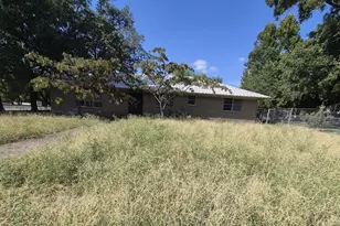 203 Hill St, Farmersville, TX 75442 - Photo 3