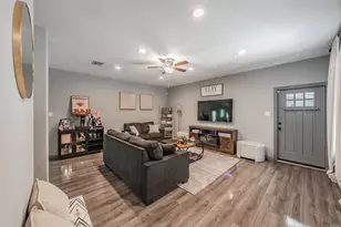 129 Morris St, DeSoto, TX 75115 - Photo 9