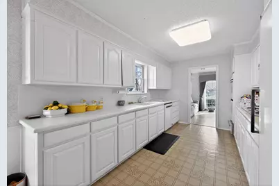 704 Castlewood Lane, Arlington, TX 76012 - Photo 9