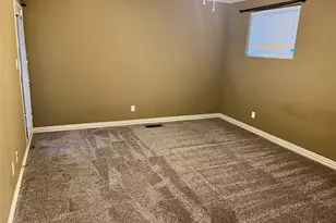 212 Bolivar St, Sanger, TX 76266 - Photo 3