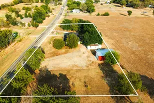 209 Farm Road 2352, Honey Grove, TX 75446 - Photo 17