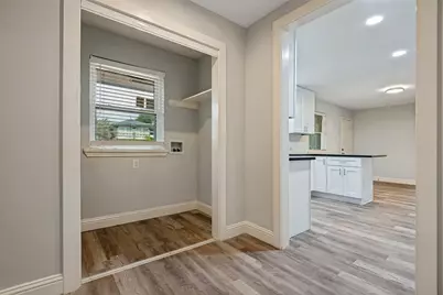 1585 E Kiest Boulevard, Dallas, TX 75216 - Photo 13