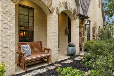 1018 Clermont Avenue, Dallas, TX 75223 - Photo 3