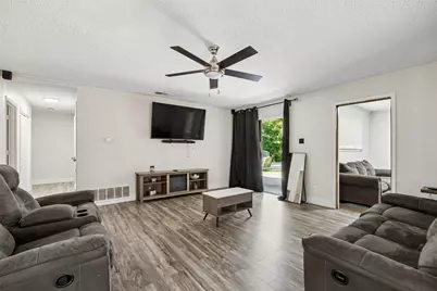 1047 Westlake Drive, DeSoto, TX 75115 - Photo 5