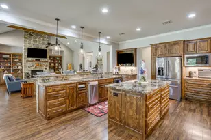 1025 County Rd 913, Joshua, TX 76058 - Photo 17