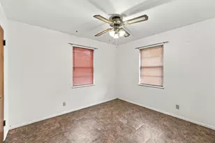 207 Cresthill Dr, Lacy Lakeview, TX 76705 - Photo 11