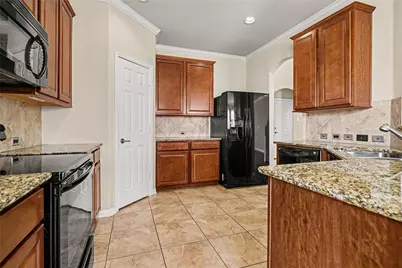 804 W Bend Boulevard, Burleson, TX 76028 - Photo 13