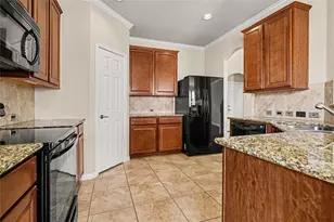 804 W Bend Blvd, Burleson, TX 76028 - Photo 13