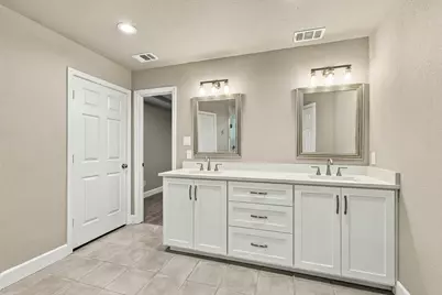 2040 Aspen Place, Lewisville, TX 75077 - Photo 29