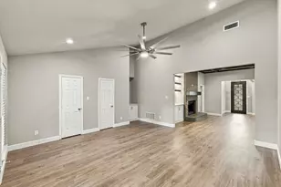2040 Aspen Pl, Lewisville, TX 75077 - Photo 17