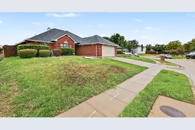 7925 Peregrine Trail, Arlington, TX 76001 - Photo 3