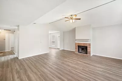 1217 Hidden Creek Drive, Mansfield, TX 76063 - Photo 5