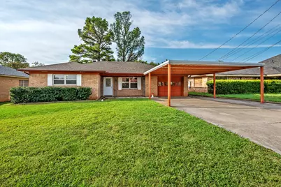 2710 W Walker Street, Denison, TX 75020 - Photo 1