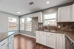 905 Elizabeth Dr, Lewisville, TX 75067 - Photo 11