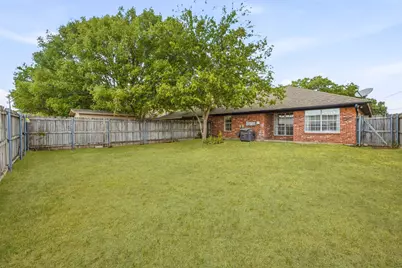 300 Wedgewood Drive, Stephenville, TX 76401 - Photo 23