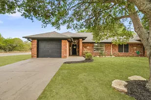 300 Wedgewood Dr, Stephenville, TX 76401 - Photo 1