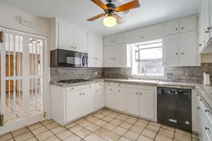 1500 Cienegas Cir, Fort Worth, TX 76112 - Photo 23