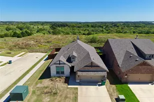 616 Juneau St, Gainesville, TX 76240 - Photo 3