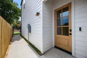 1641 & 1643 Faye St, Dallas, TX 75215 - Photo 3