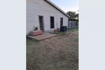 303 E Treadwell, Aquilla, TX 76622 - Photo 7