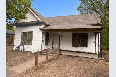 808 W 11th Avenue, Corsicana, TX 75110 - Photo 1