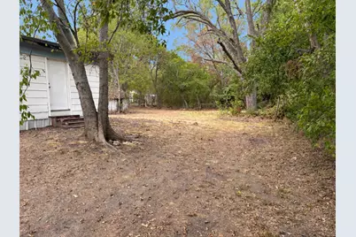 808 W 11th Avenue, Corsicana, TX 75110 - Photo 11