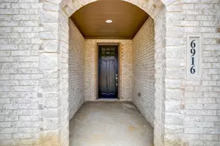 800 Homeplace Cir, Mansfield, TX 76063 - Photo 3