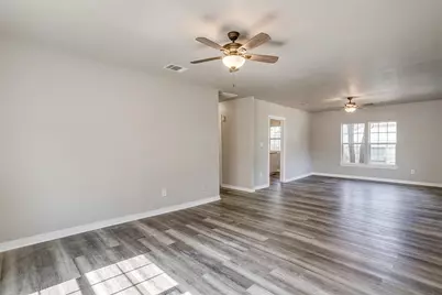 2620 Wilkinson Avenue, Fort Worth, TX 76103 - Photo 3