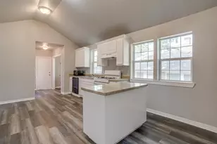 2620 Wilkinson Ave, Fort Worth, TX 76103 - Photo 9