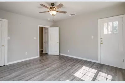 2620 Wilkinson Avenue, Fort Worth, TX 76103 - Photo 13