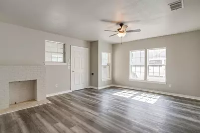 2620 Wilkinson Avenue, Fort Worth, TX 76103 - Photo 5