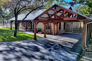423 Brazos St, Bowie, TX 76230 - Photo 5