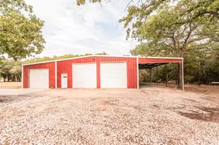 423 Brazos St, Bowie, TX 76230 - Photo 25