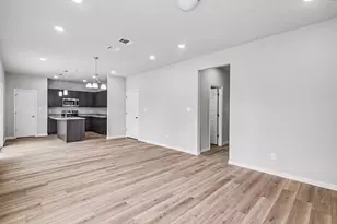 600 Paradise St, Fort Worth, TX 76111 - Photo 5