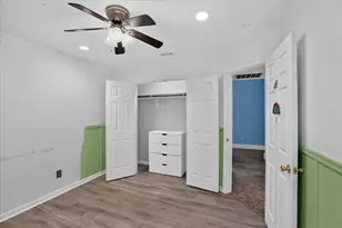 3041 Meadowbrook Dr, Grand Prairie, TX 75052 - Photo 23
