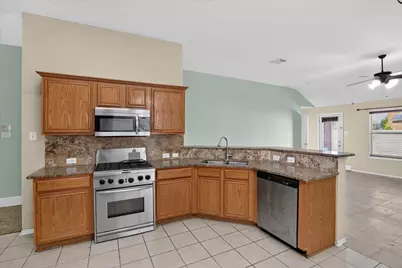 3041 Meadowbrook Drive, Grand Prairie, TX 75052 - Photo 9