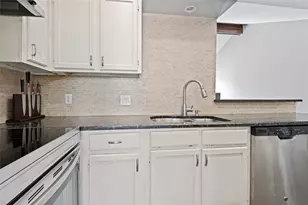 500 Bayberry Ln, Euless, TX 76039 - Photo 13
