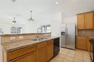 536 Cross Ridge Cir N, Fort Worth, TX 76120 - Photo 7