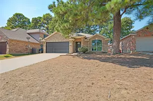 536 Cross Ridge Cir N, Fort Worth, TX 76120 - Photo 1