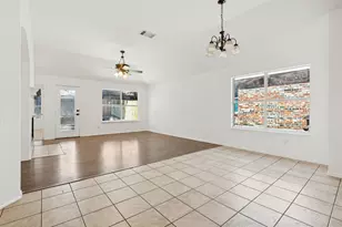536 Cross Ridge Cir N, Fort Worth, TX 76120 - Photo 9