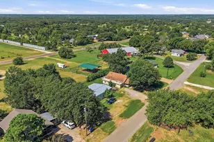 538 W Hughes St, Collinsville, TX 76233 - Photo 13