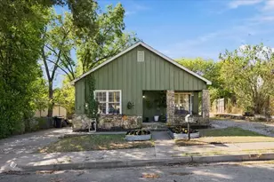 809 W Bridge St, Weatherford, TX 76086 - Photo 1